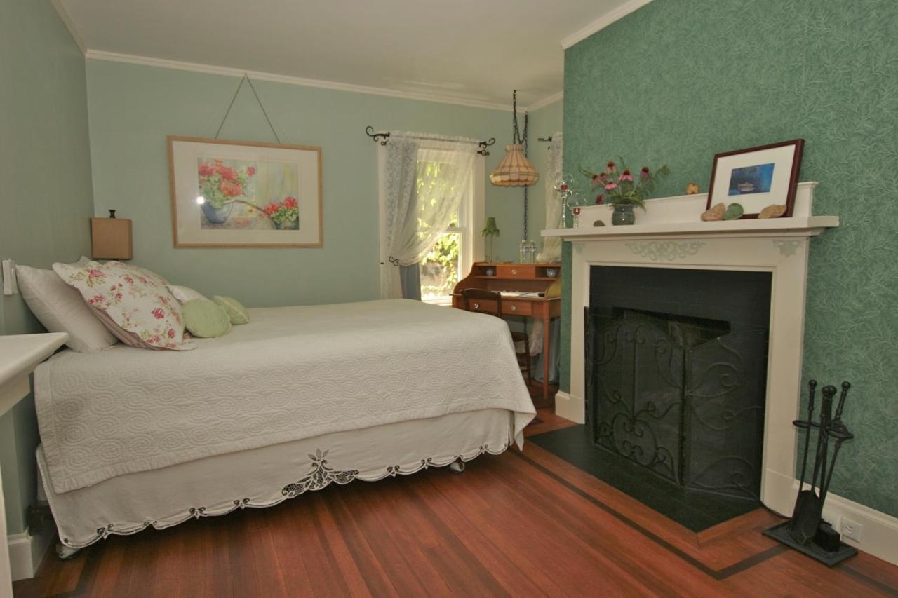 Howarth House Bed And Breakfast Фичберг Экстерьер фото