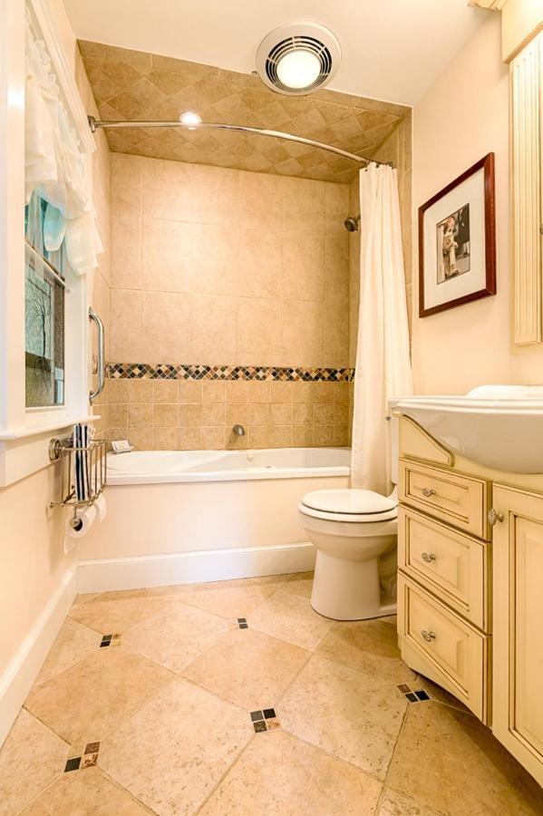 Howarth House Bed And Breakfast Фичберг Экстерьер фото